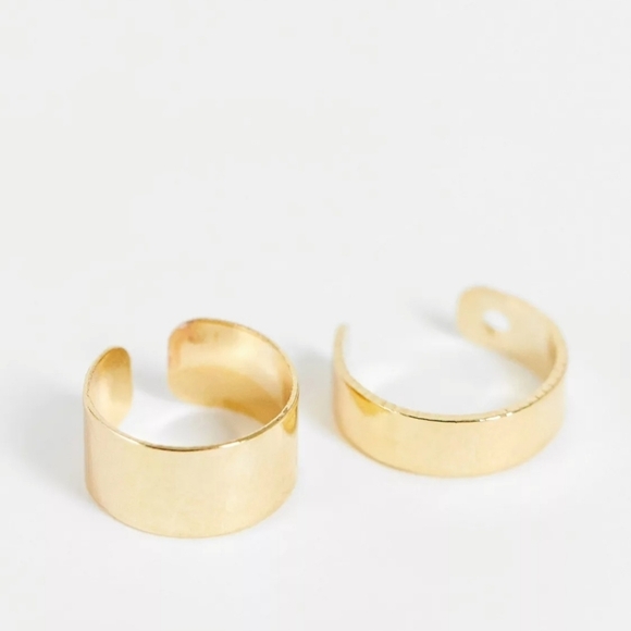 🆑️ ASHIANA | Huggie & Cuff Earrings w/ Crystal Details in Gold - Picture 6 of 9